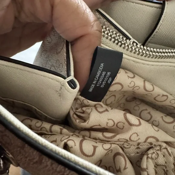 Guess new bag no tag never used - Picture 9 of 12